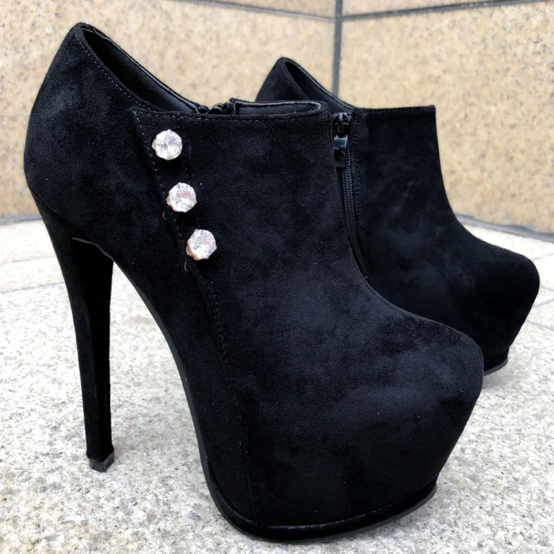 

Women's Shoes