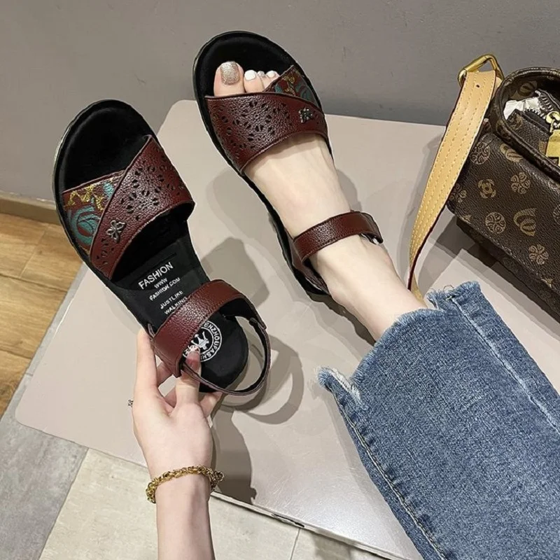 

ZZPOHE High Quality Summer Women Sandals Soft Leather Soft Casual Sandals Ladies Flat Comfortable Mother Shoes Female Shoes