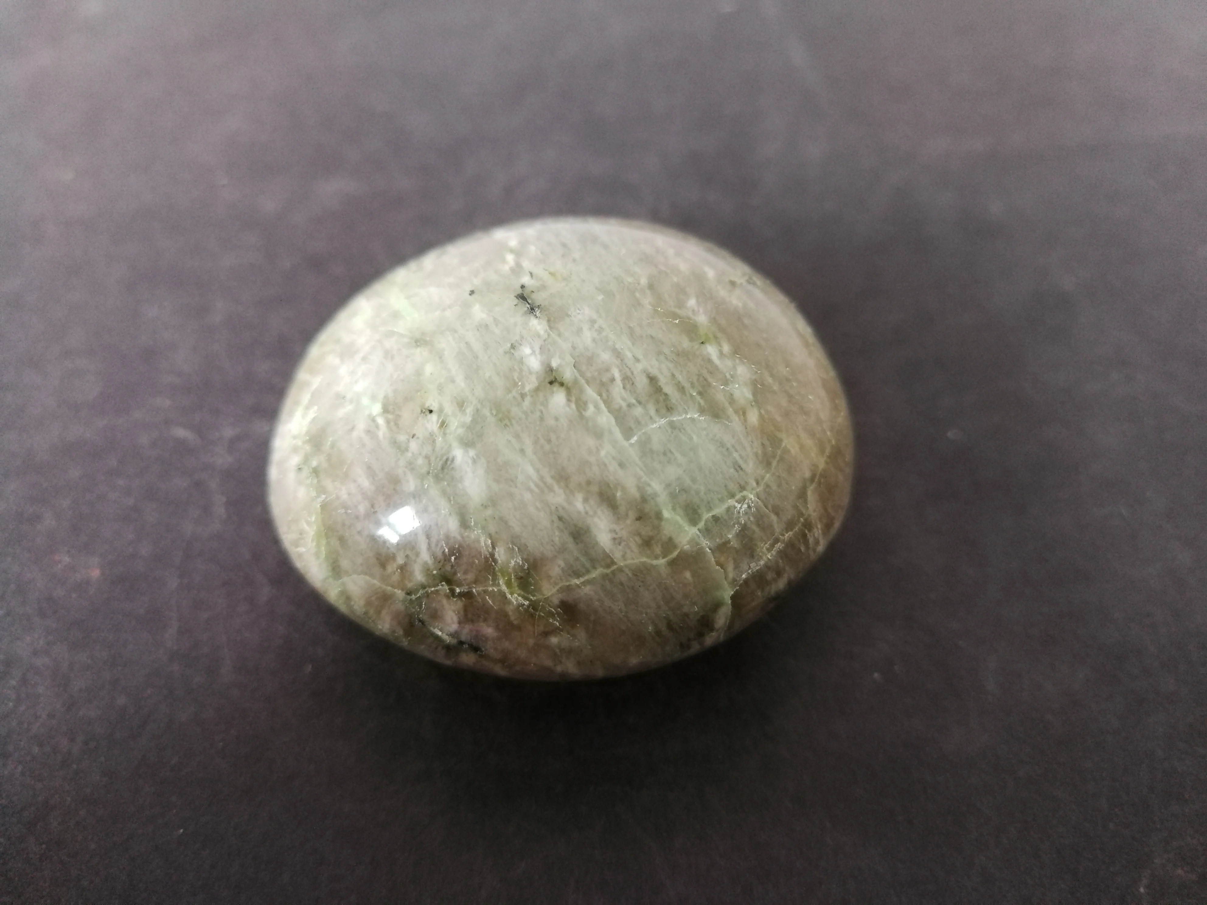 56.0gNatural green Moonstone Worry Stone polished quartz crystal palm stone mineral specimen Reiki healing home decorati | Дом и сад