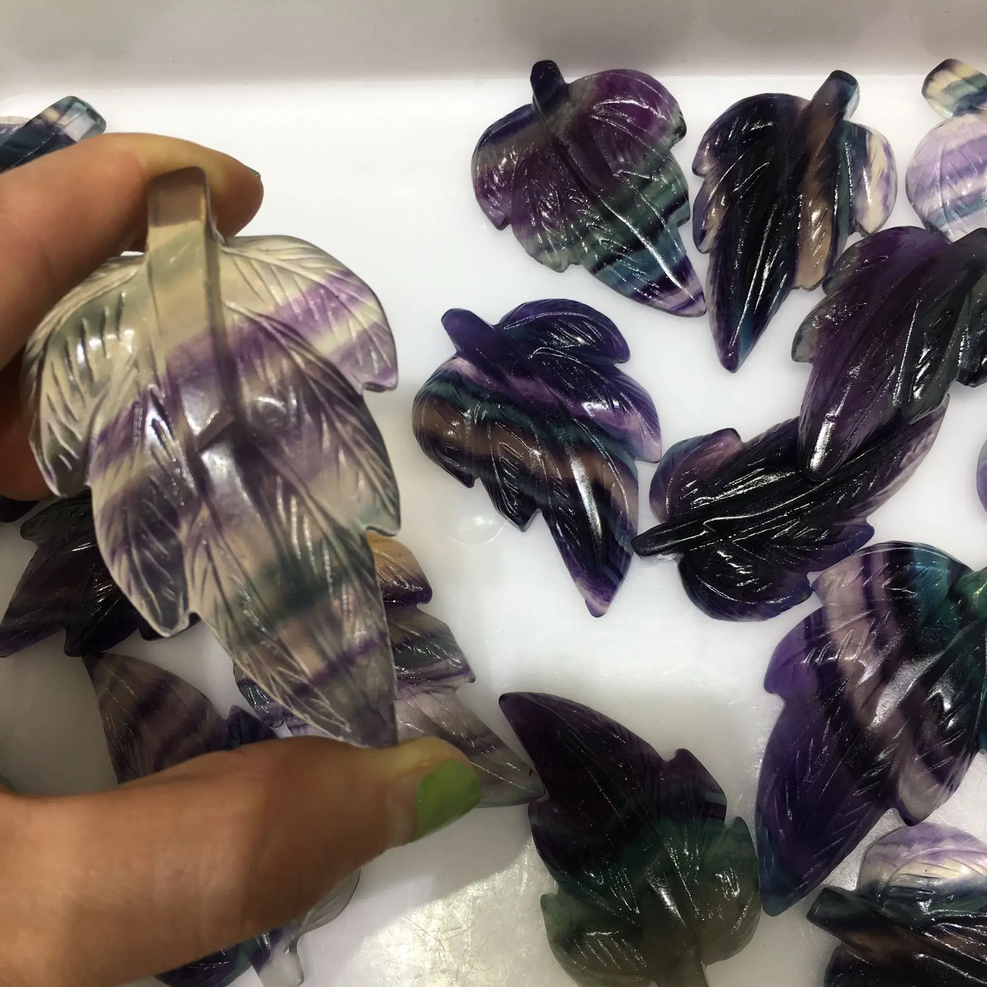 

1pcs Wholesale Custom Natural Gem Crystal Carved Rainbow Fluorite Leaf Carving