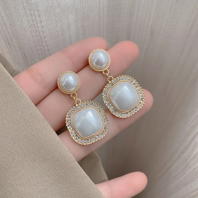 

2021 New Fashion Korean White Geometric Pearl Drop Earrings for Women Bohemian Golden Round Pearl Wedding Earrings Jewelry
