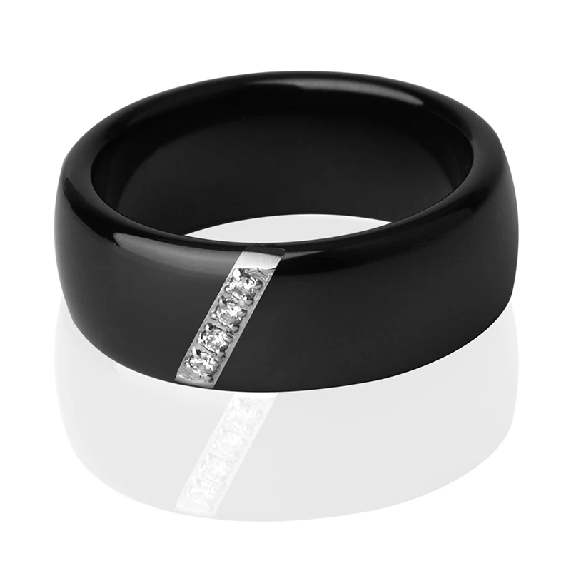 Женское кольцо с фианитом обручальное шириной 8 мм черным и белым