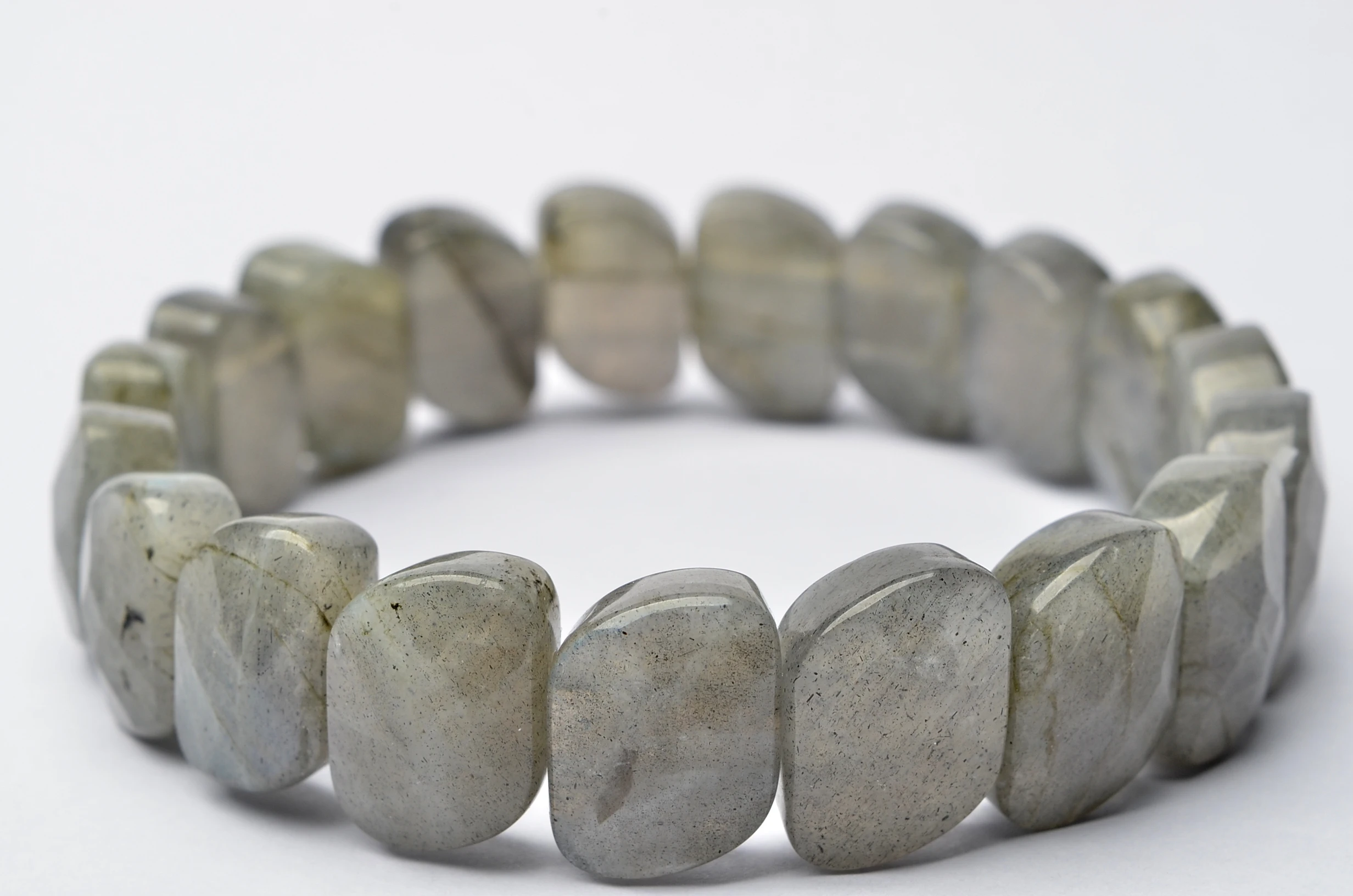 

Изысканный браслет из Лабрадорита 15x10 мм с поверхностью огранки