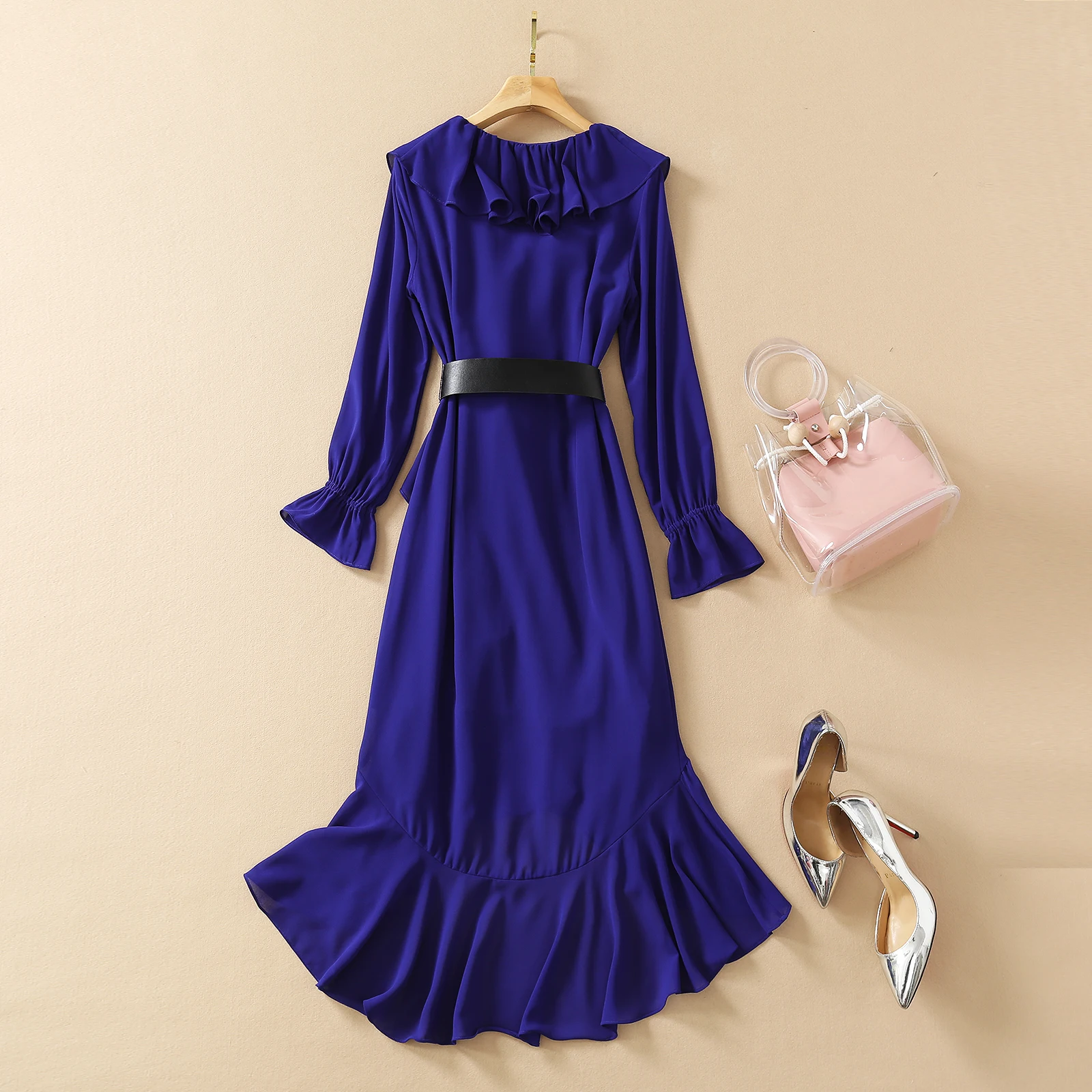 

JCHB 2021 the fashion star of , has the same style of high-end women's dress temperament, slim middle and long