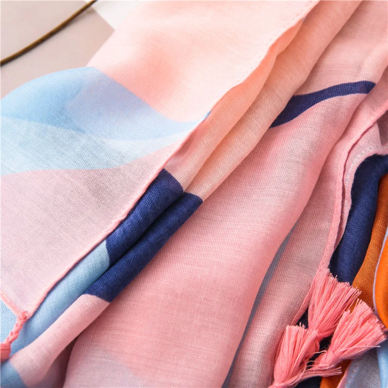 

2020 Autumn And Winter New Style Silk Scarves Elegant Scarf Shawl Dual Purpose Warming Scarf Men And Women luxury brand