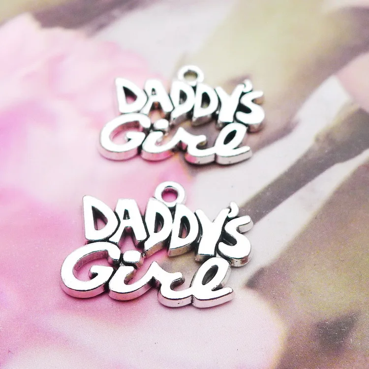 

8PCS/Lot 16mm*22mm Antique Silver Color Word Tag Charm Pendants DADDYS GICE For DIY Jewelry Making Handmade Craft