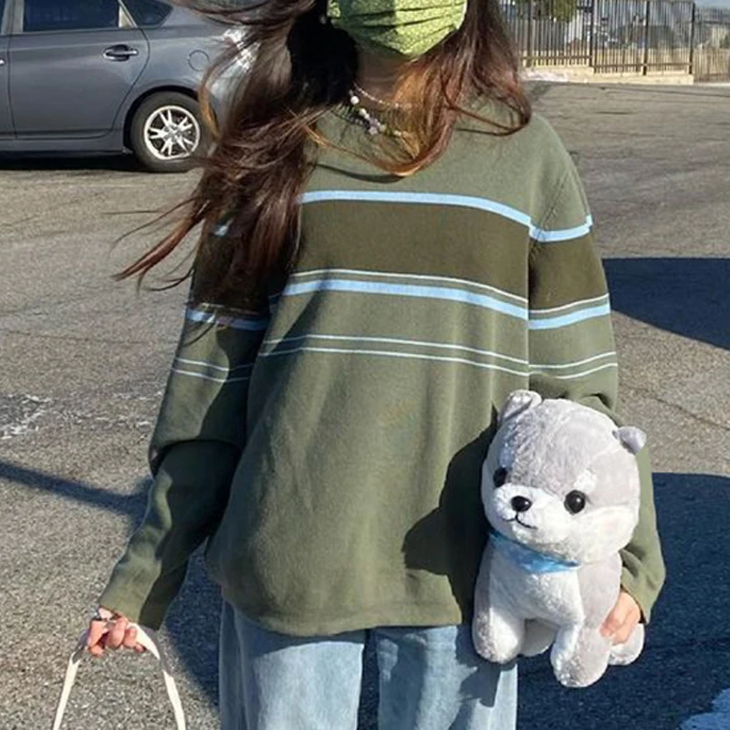 

Женский полосатый свитер с длинным рукавом и круглым вырезом