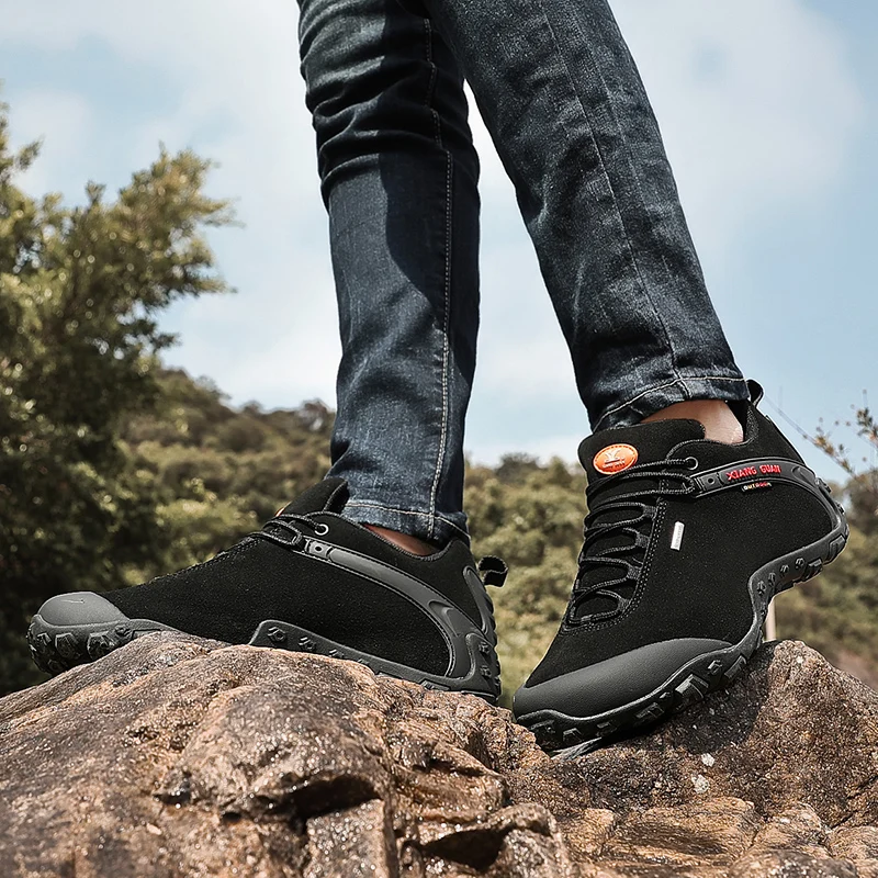 

XIANG GUAN outdoor hiking shoes slip resistant waterproof Sneaker man high quality Anti fur outdoor sports boots size 36-48