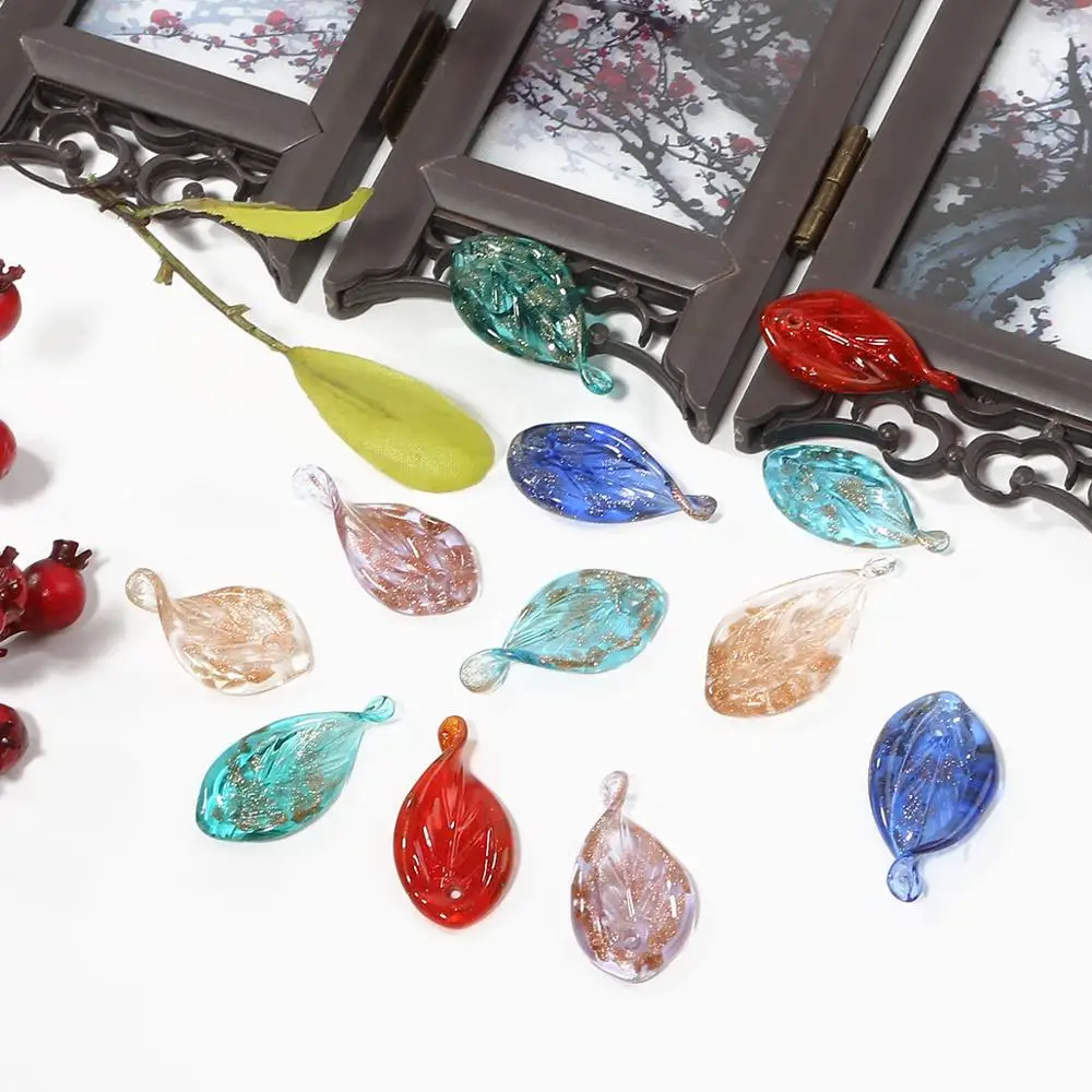 Подвеска в виде листьев из драгоценных камней | Дом и сад