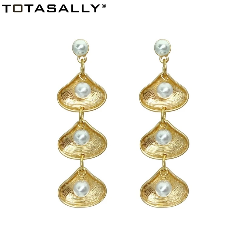 

TOTASALLY Fashion Ocean Seashell Chandelier Earrings Designer Simulated Pearl Conches Women Drop Earrings Jewelry Accessories