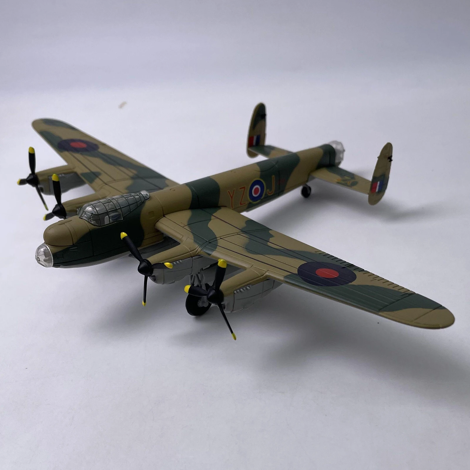 

1/144 Scale Lancaster B1 Fighter with Stand Bomber Model Home Office Decor