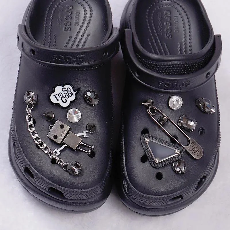 

Shoes Decoration for Crocs Slides Bling Charms Punk Rivets Chains Designer Rhinestone DIY Slippers Accessories Beading for Clogs