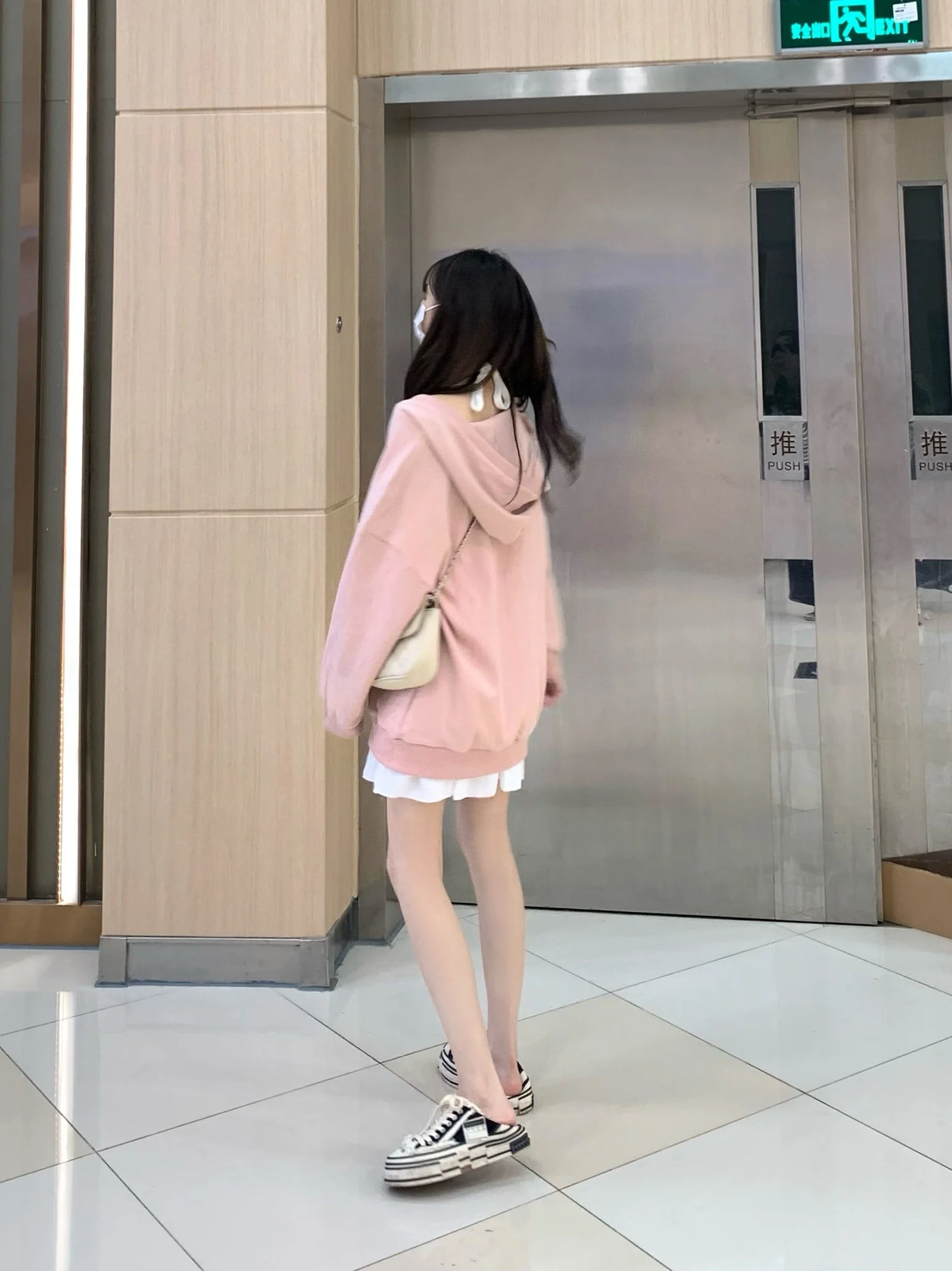 Розовая толстовка с V-образным вырезом Женская Ранняя осень новый дизайн чистый