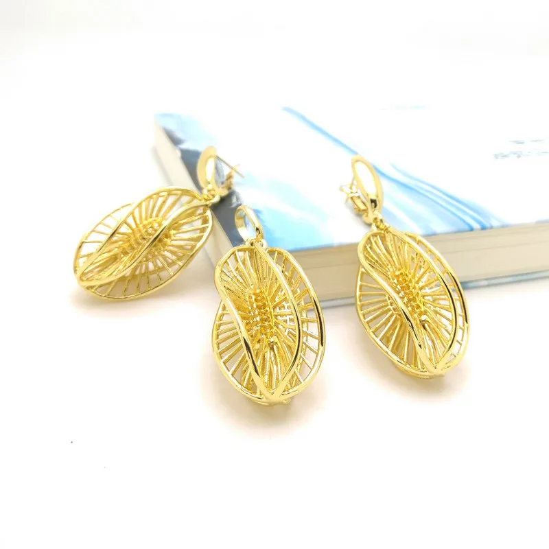 

Kingdom Ma Simple Fashion Hollow Shaped Pendant Earrings Sets For Women Wedding Party Gold Color Ear Clip Jewelry Accessories