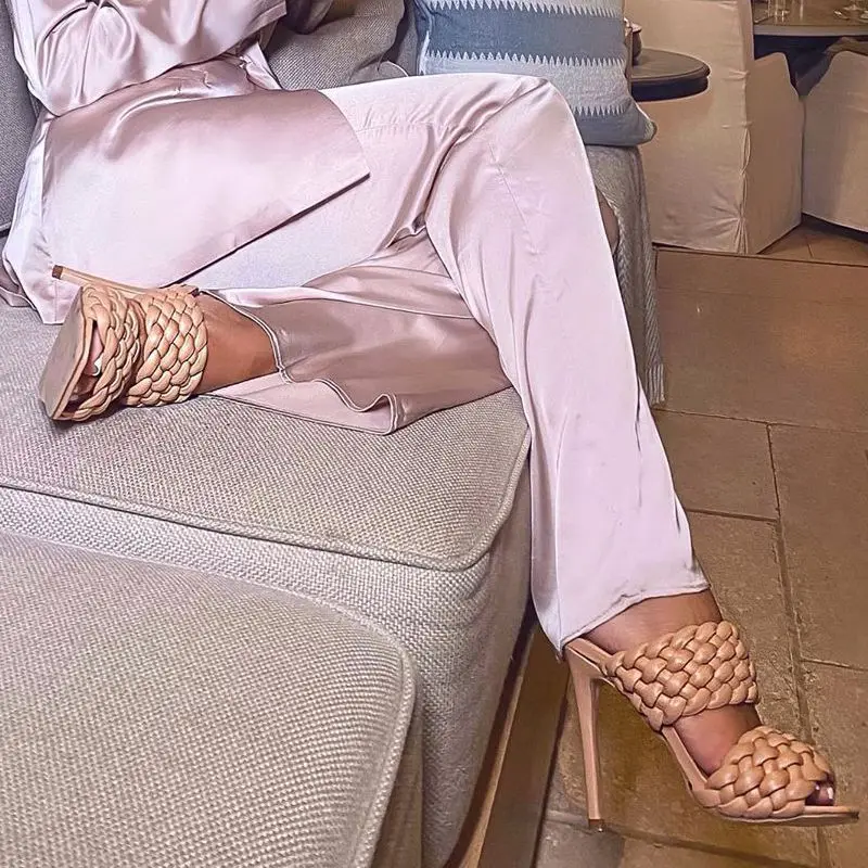 Босоножки женские кожаные на высоком каблуке модельные туфли без задника с