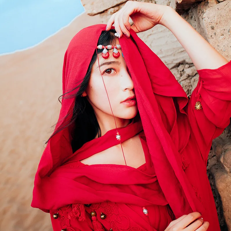 Женское длинное платье из хлопка и льна Красное ажурное макси с высоким разрезом