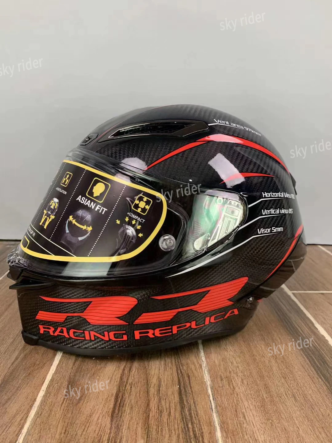 Мотоциклетный шлем всесезонный из углеродного волокна черный и красный для