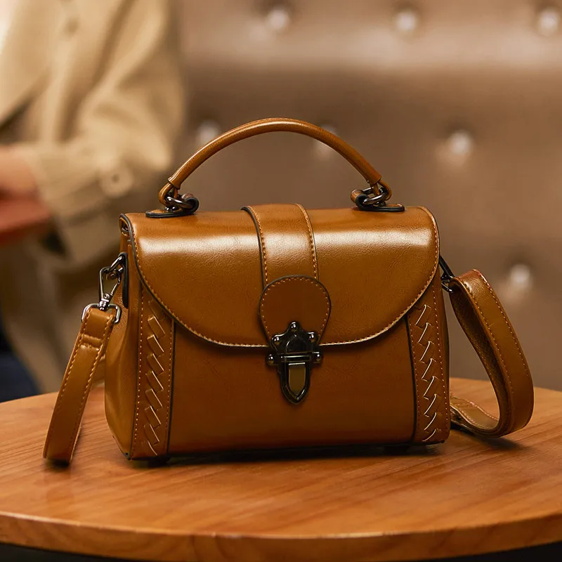 Женская мини-сумка через плечо из натуральной кожи |