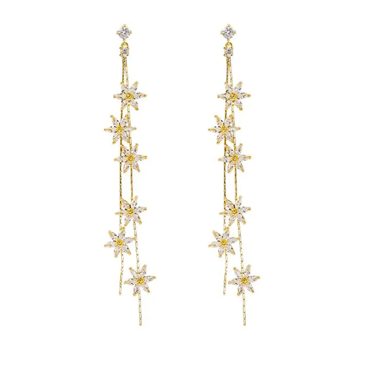 Женские длинные висячие серьги простые циркониевые с цветами и бахромой в