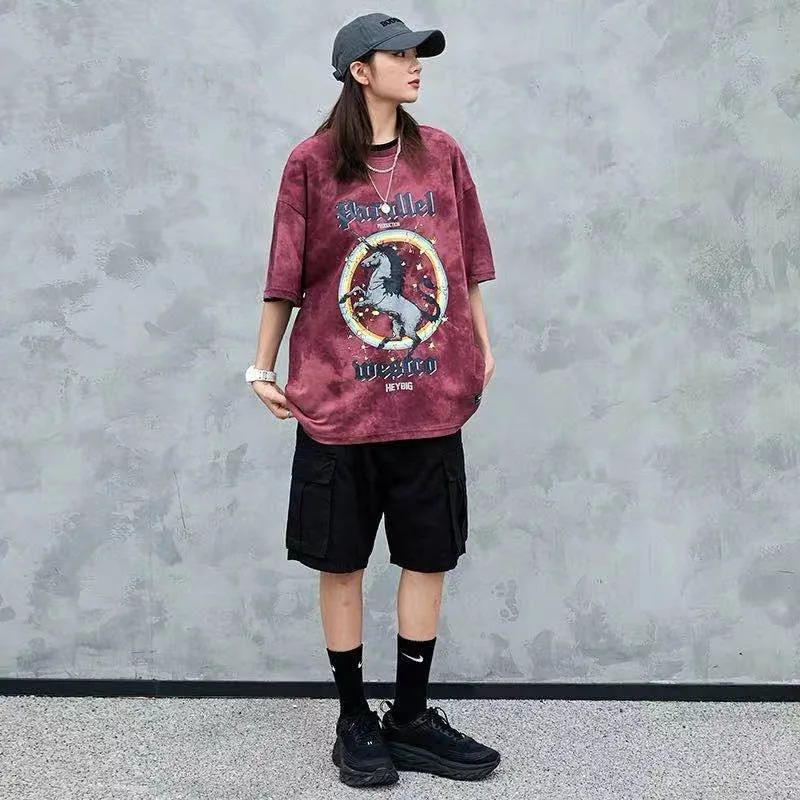 

2021 New Fantasy Unicorn Retro Print Loose Short Sleeve Men's and Women's Same Short Sleeve