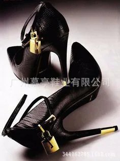 

Pointed sexy solid color light mouth one line buckle high heels