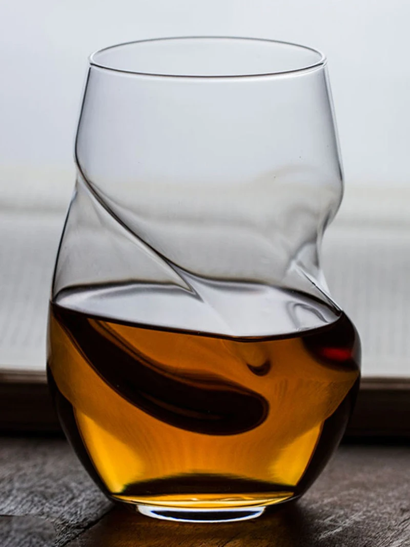 

2 Pcs / lot creative fashion thumb shaped style whiskey glass lead-free transparent wine glass for Liquor Scotch Bourbon 1201-12