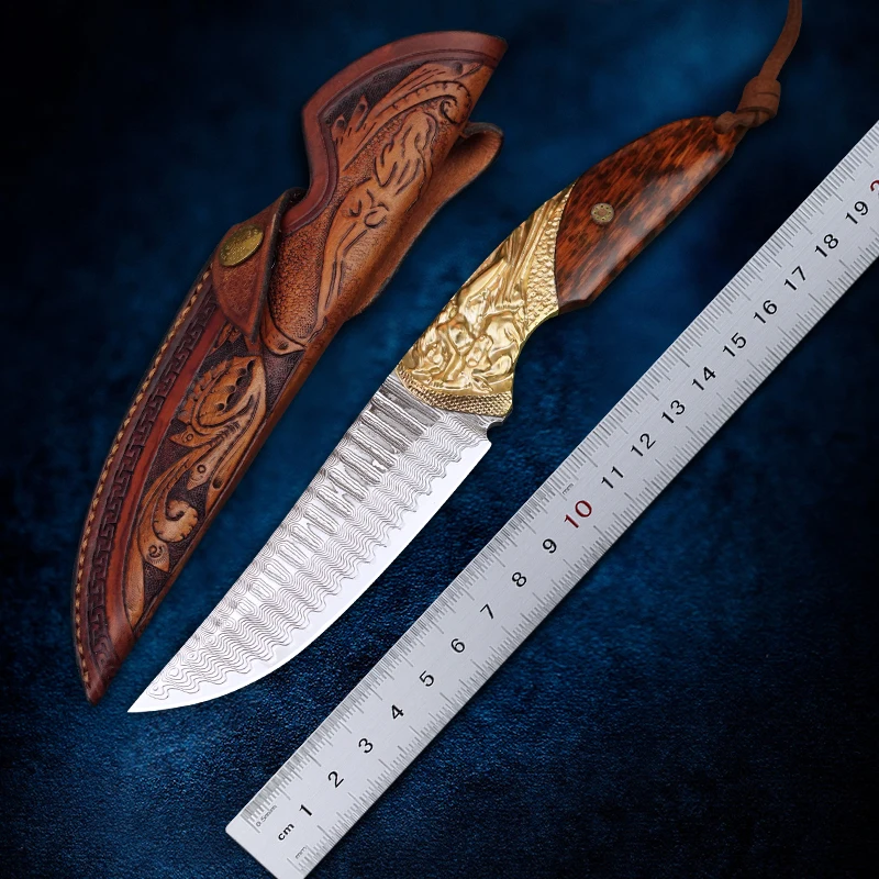 Охотничий нож из дамасской стали с фиксированным лезвием и рельефной