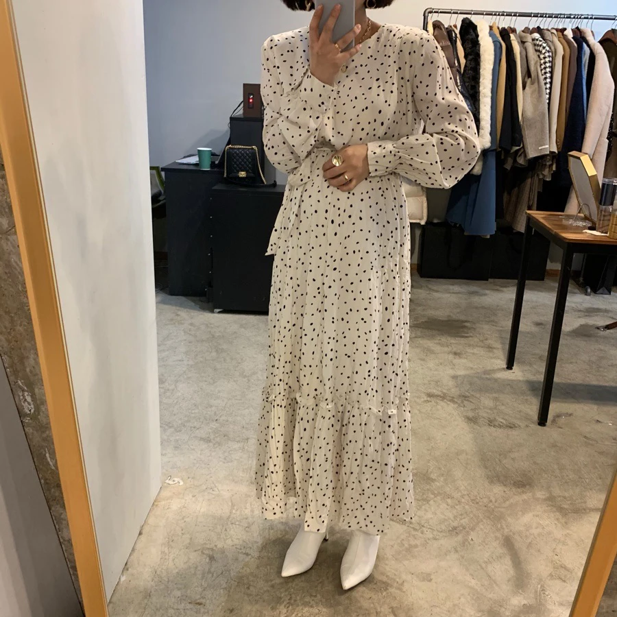 Женское длинное платье в горошек облегающее французском стиле с круглым