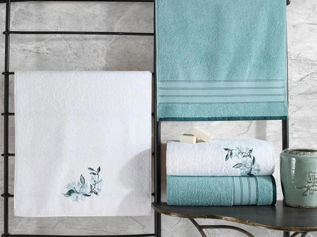 

Cottonbox Colorful Bath Set Mint-White