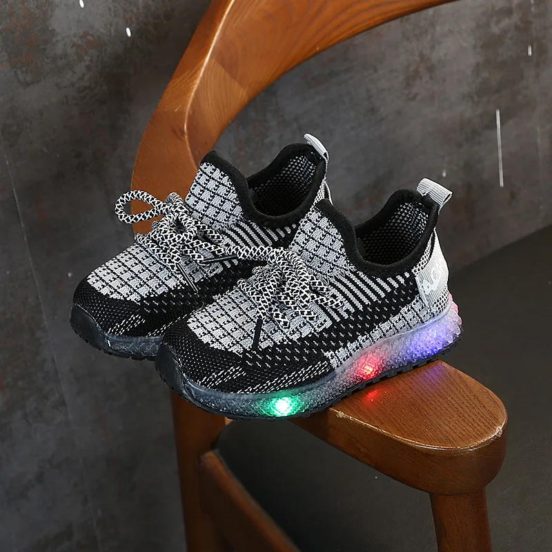 2020 новые летние кроссовки для мужчин со светящейся Для мальчиков ясельного