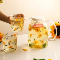 Чайник и стаканы