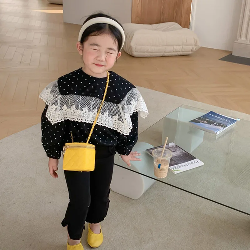 

Детская блузка в горошек, с цветочной вышивкой