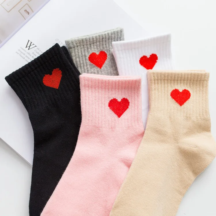 

Autumn Winter Women's Socks Love Cotton Middle Tube Ladies Socks Japanese College Style Peach Heart Cotton Socks Sox Wholesale