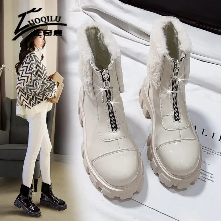 Женские ботинки белые на платформе из толстой лакированной кожи молнии со