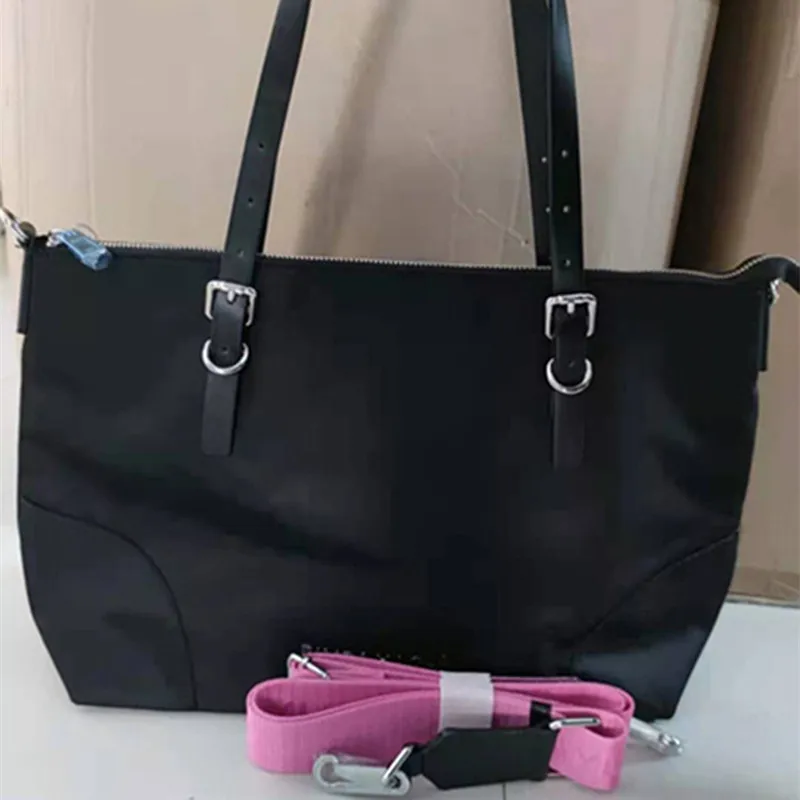 

2021 New Ladies Multi-pocket Nylon Crossbody Bag High Quality Spanish Style One-shoulder Belt Bag