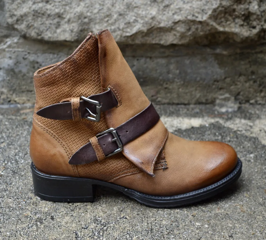 

Explosive 2020 Autumn and Winter New Products Women's Boots Low Heel Square Heel Retro Round Head Belt Buckle Low Boots Women