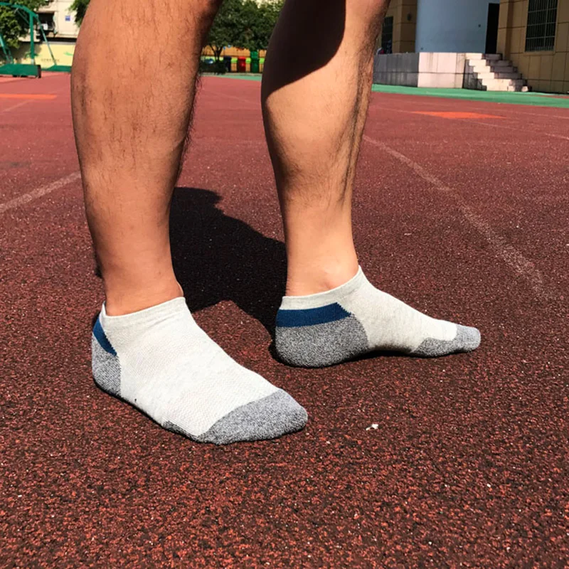 

Men Running Socks Breathable Non-Slip Sports Socks Comfortable Outdoor Sweat-Absorbing Socks