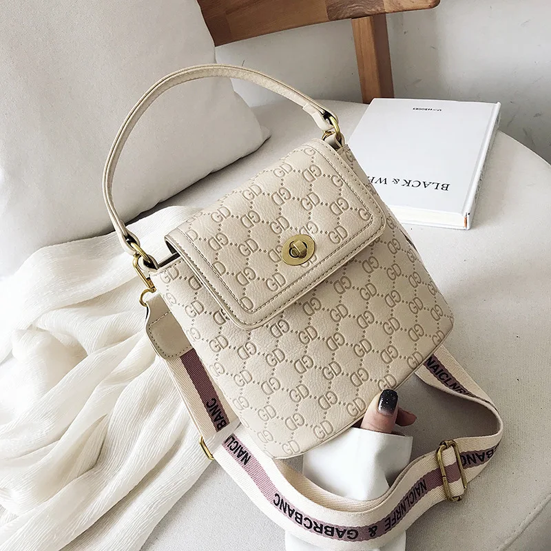 2019 модный тренд лента вышивка широкий плечевой ремень письмо тисненая сумка