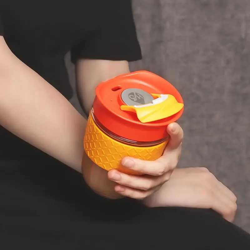 2021 Новый дизайн высокая боросиликатная стеклянная чашка с крышкой 360 мл и 540