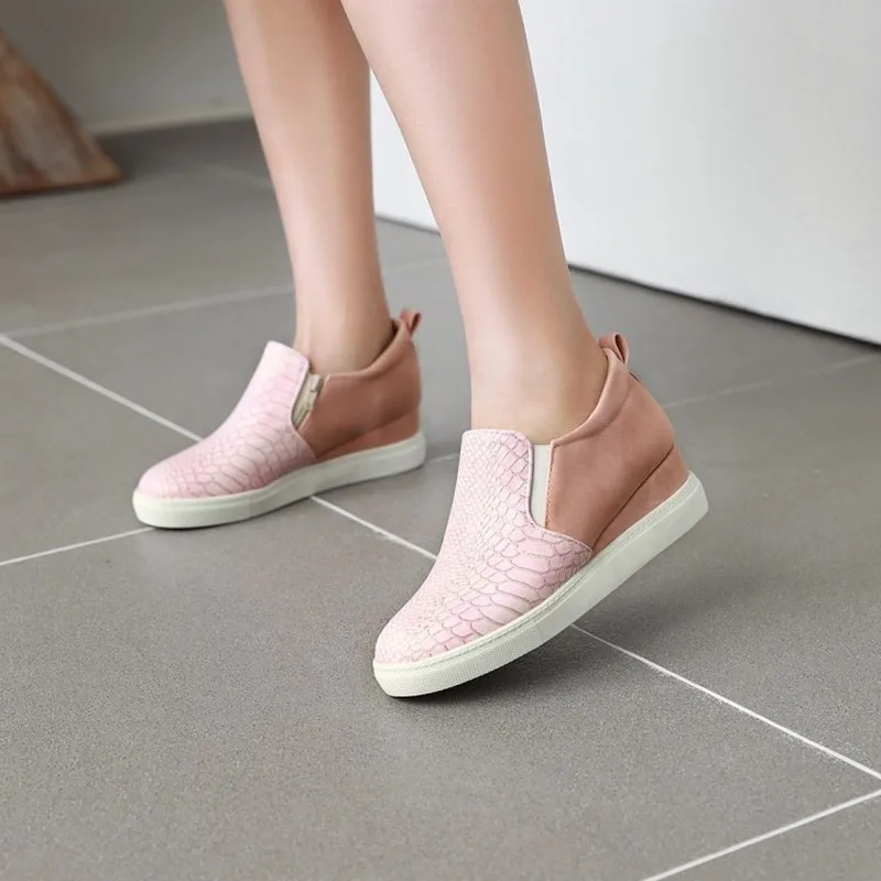 Новая женская обувь на плоской подошве повседневная мягкая без застежки низком