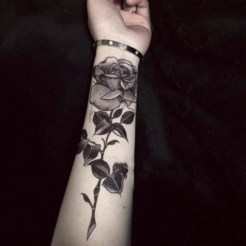 

Водостойкая Временная тату-наклейка, привлекательная Черная роза, дизайн боди-арта, искусственная татуировка, флэш-тату на руку, женский и м...