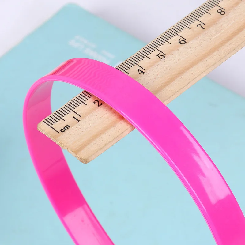 Цена DIY аксессуары для волос основные пластиковые растягивающиеся ленты для волос плоские гладкие внутри черные и белые банты для волос 10 шт./лот