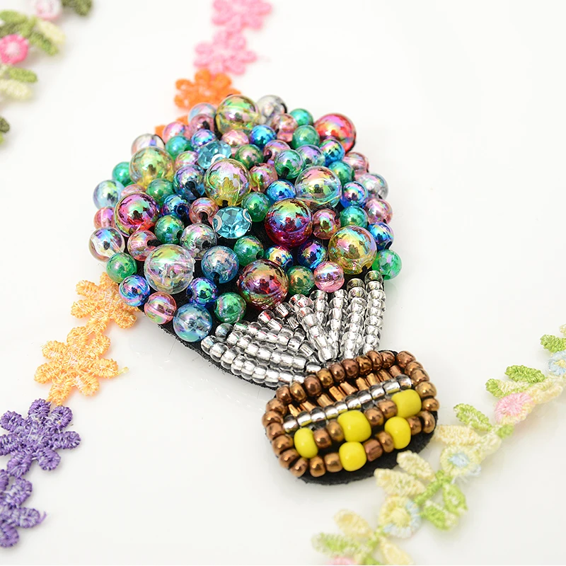 Нашивка ручной работы с бисером и вышивкой воздушных шаров цветная мультяшная