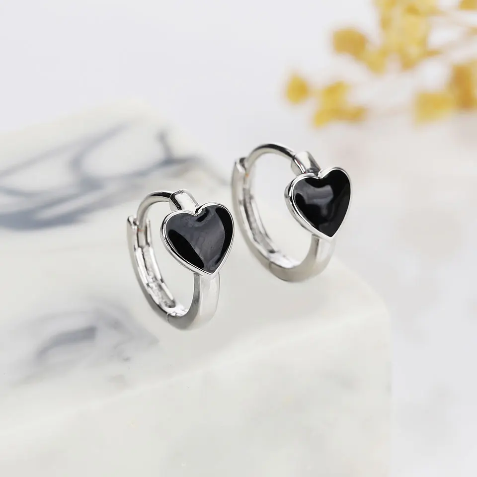 

SANKS Geometric Circle Simple Fashion Earrings for Women Jewelry Gift Enamel Black Heart Vintage Bride Round Small Hoop Earrings