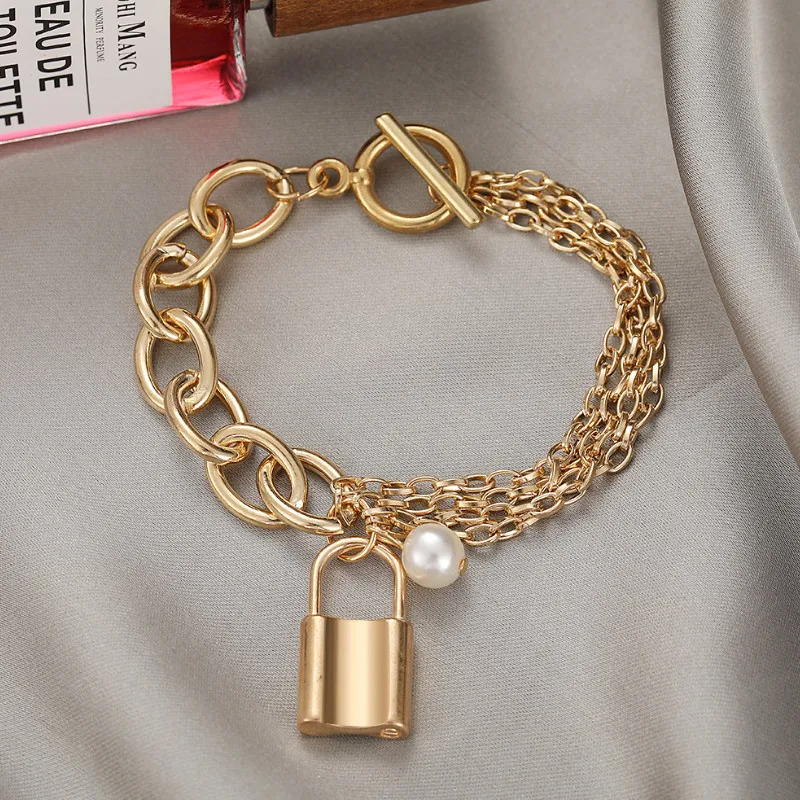 

New Fashion Hollow Metal Small Lock Pearl Pendant Anklet for Women 2021 Foot Beach Jewelry