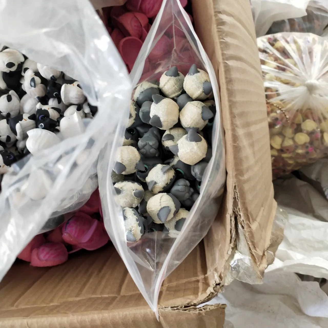 

1 pc L.O.L. SURPRISE! Lol Surprise Doll Pets Ornaments Toy Action Figures Anime Mini Pet for Kids Toys for Girls random send