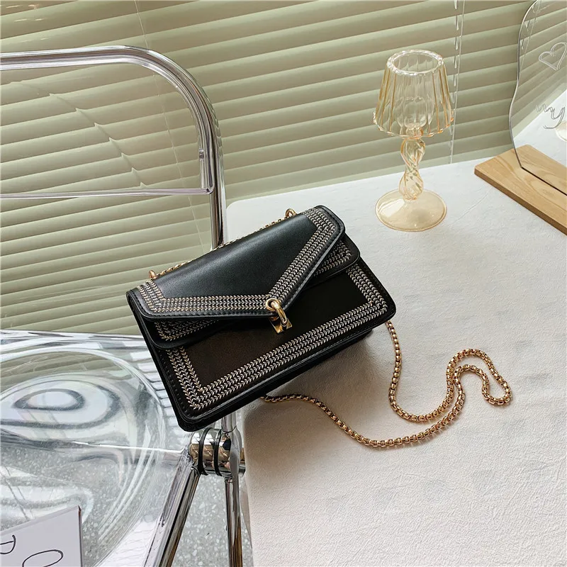 

2021 New Woman Shoulder Bag High Quality PU Chain Diagonal Small Bag Luxury Designer Handbag Underarm Bag 2021 Summer Female Bag