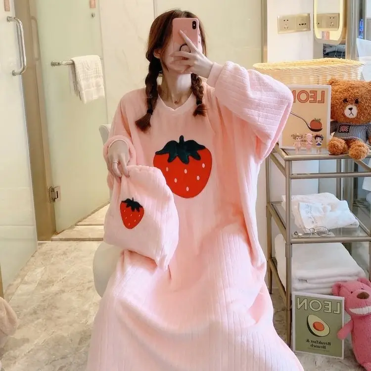 

Sleeping skirt fat plus size female autumn winter long warm facecloth 100KG pajamas thickened plus velvet sleepwear nightgown
