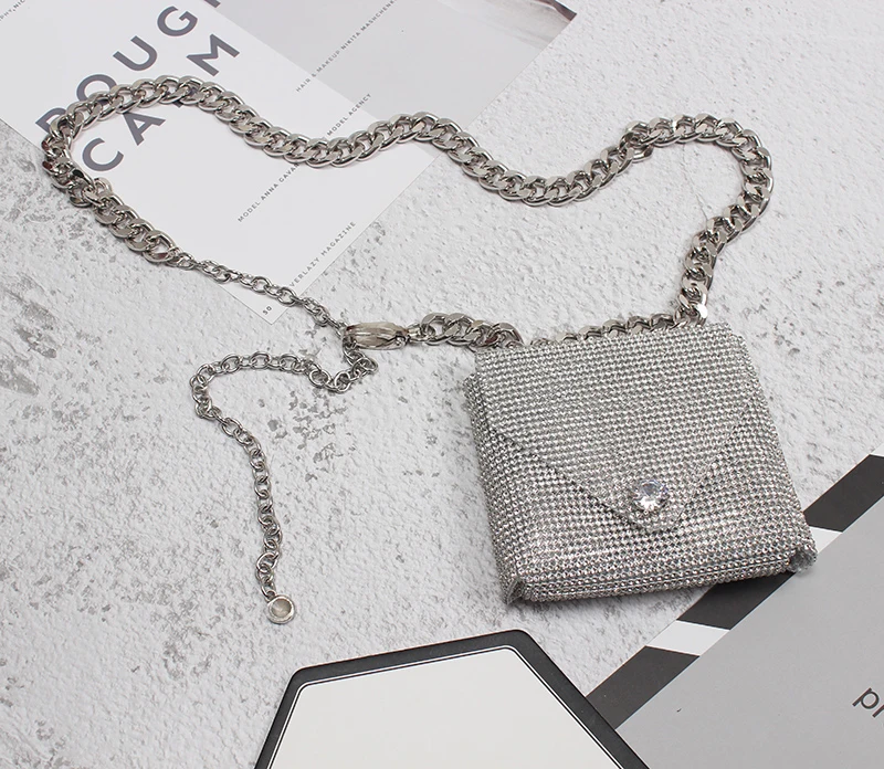 

[EAM] Pu Leather Mini-bag Split Joint Metal Long Cool Belt Personality Women New Fashion Tide All-match Spring 2021 1Y098