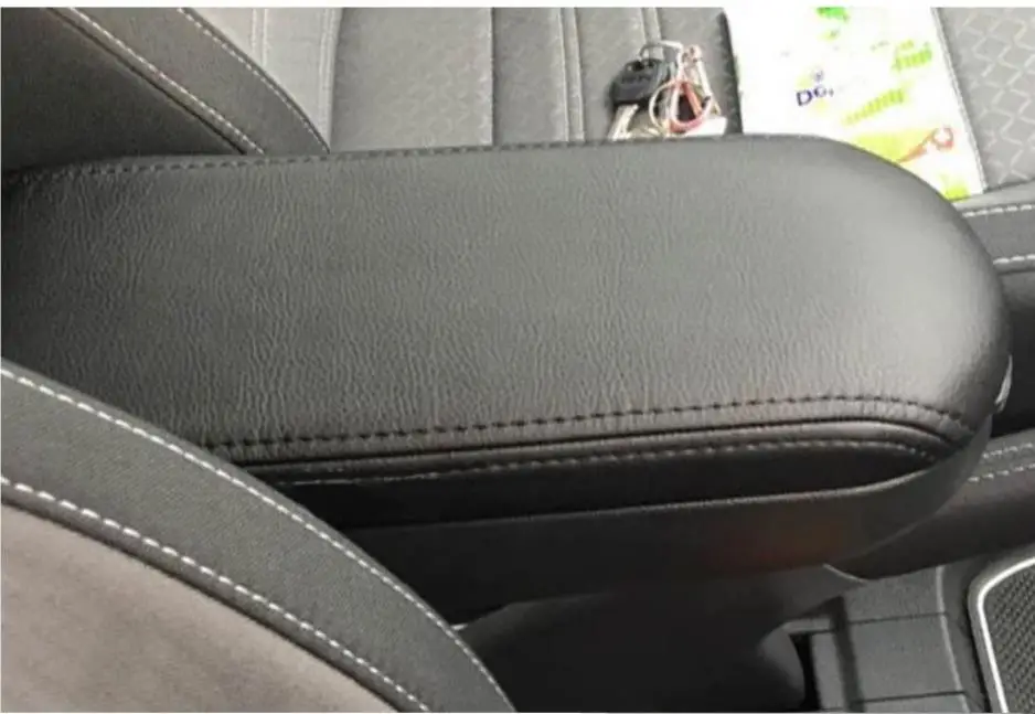 Чехол на центральный подлокотник из микрофибры под заказ для Volkswagen Passat B5 / Golf 4 Bora